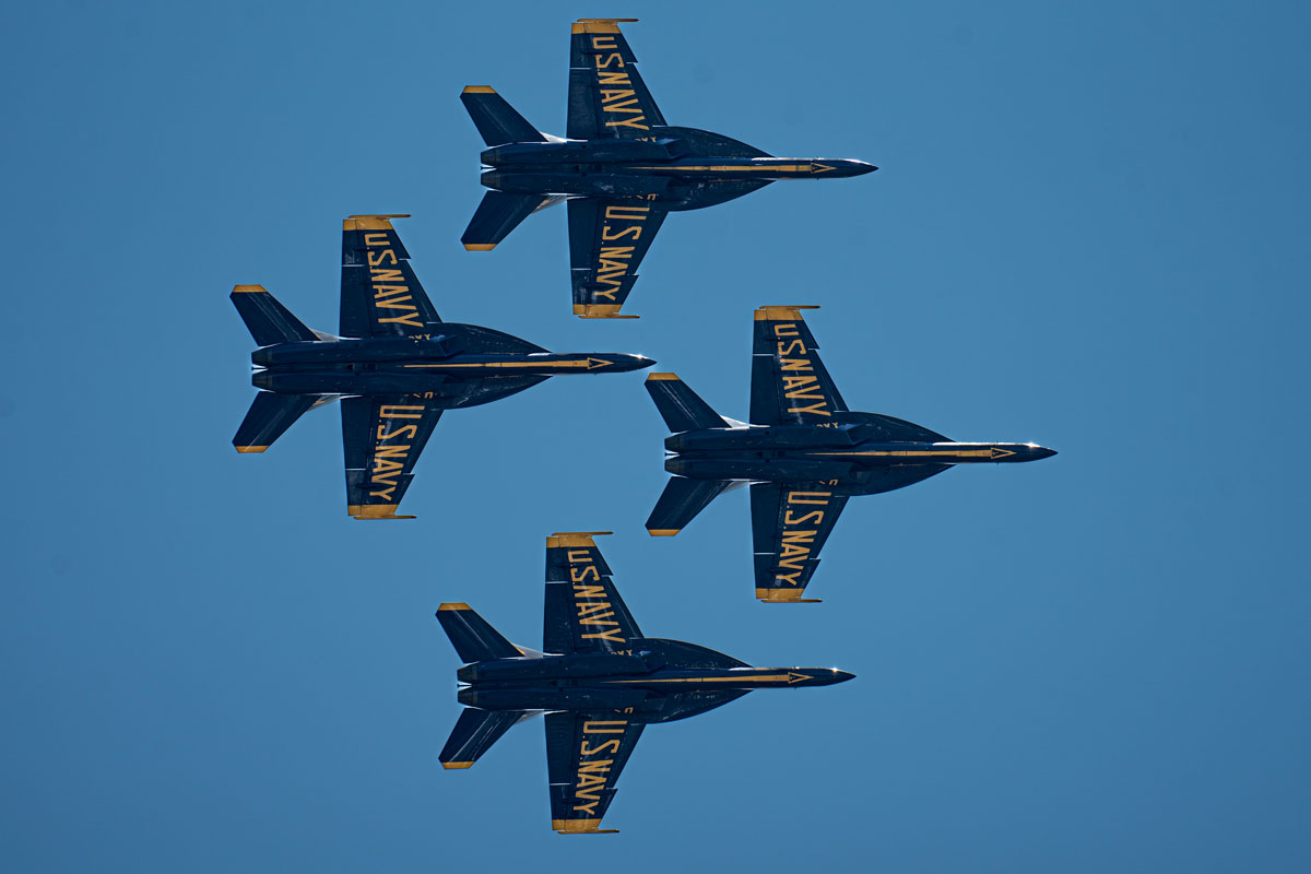 Bottom view of 4 jets in tight formation